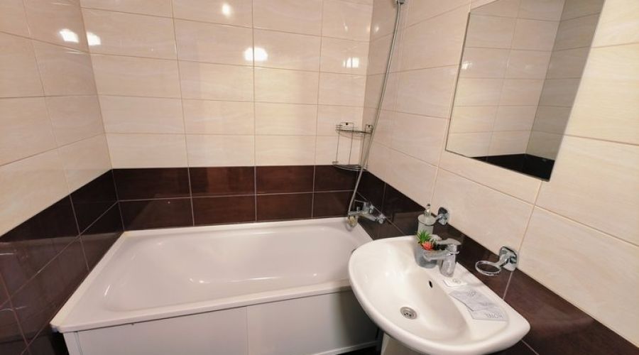 Полулюкс 3-местный (с балконом)